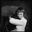 Edith Campion holding a cat | Record | DigitalNZ