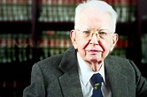 Ronald Coase, the 'father' of the spectrum auction, dies at 102 - The Verge