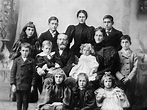 victorian family life Large Family Photography, Large Family Photos ...