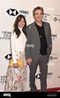 actor Jon Tenney and wife producer Leslie Urdan gattend "The Seagull ...