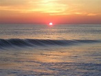 File:Sunrise at ocean.JPG