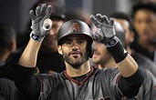 J.D. Martinez agrees to 5-year deal with Red Sox