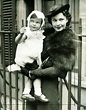 Vivien Leigh with her daughter, Suzanne. 1935.....Uploaded By www ...