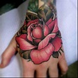 Tatuajes de rosas en la mano | Tatuantes