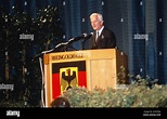 Bundespräsident Richard von Weizsäcker spricht bei der Tagung der ...