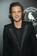 Brandon Flowers y sus looks más icónicos que te inspirarán | GQ