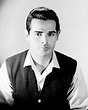 Manuel López Ochoa, actor, viste chaleco y camisa, retrato | Mediateca INAH