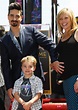 Kevin Richardson junto a su familia en el Paseo de la Fama de Hollywood ...