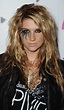 The Beauty Evolution of Kesha: From Glitter Goddess to Hair Color Quee ...
