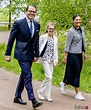 Victoria y Daniel de Suecia y su hija Estela de Suecia muy sonrientes ...