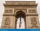 Arco Del Triunfo Con La Bandera Francesa Foto de archivo - Imagen de ...