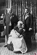 La Reina Victoria con su hijo Eduardo VII, su nieto Jorge V y su bisnieto el Duque de Windsor en ...