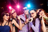 The 10 Best Karaoke Scenes In Mumbai | Curly Tales