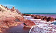 A TRAVEL GUIDE TO HORMUZ ISLAND’S RED BEACH IN IRAN - TPM