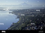 NA, USA, Washington, Tacoma. Luftbild von Tacoma und Mt. Rainier Stockfotografie - Alamy