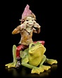 Pixie Figur - Spaß mit einem Frosch | Pixies | Fantasy | Kulturen-Shop ...