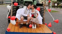Ein Jahr nach XXL-Heiratsantrag: Hochzeit mit Bulldog, Dirndl und ...