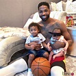 Tristan Thompson junto a sus hijos True y Prince - Foto en Bekia Actualidad