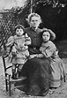 Los Curie, la familia que ha ganado 6 Premios Nobel | MasterPubli News