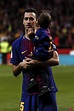 Sergio Busquets con su hijo Enzo celebrando la Copa del Rey 2018 - Los ...