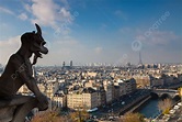 Notre Dame Von Paris Berühmte Chimäre Dämon Mit Blick Auf Den ...