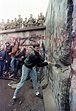 13 iconic photos of the Berlin Wall coming down 27 years ago | Fall of ...