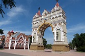 Download wallpapers attractions, arch, architecture, blagoveshchensk ...