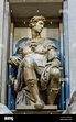 La scultura di Giuliano di Lorenzo de' Medici di Michelangelo, la nuova ...