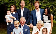 El Príncipe Carlos celebra sus 70 años con una foto junto a todos sus ...