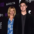 Lisa Kudrow Is a Proud Mom at Her Son Julian’s College Graduation ...