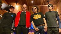 Após 16 anos de hiato, banda curitibana Syd Vinícius lança álbum de ...