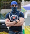 Joel McHale Shows Off His Buff Muscles During Trip to Farmer's Market ...