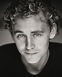 Pin by Michelle Gerig on just yummy | Young tom hiddleston, Tom ...