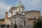 Brescia. Alter Dom und neuer Dom. Der kreisrunde alte Dom wurde im 12 ...