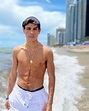 Alexis_Superfan's Shirtless Male Celebs: Jake T Austin shirtless at the ...