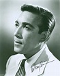 Handsome Portrait Photos of Anthony Quinn in the 1930s and ’40s ...