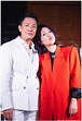 杨千嬅丁子高加盟《妻子3》，穿一红一白情侣西装，时髦又显气质