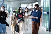 組圖：陸毅鮑蕾一家四口現身機場 14歲貝兒身高趕超媽媽 - 新浪香港