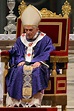 Petersdom: Papst Benedikt XVI. feiert Messe am Aschermittwoch - DER SPIEGEL