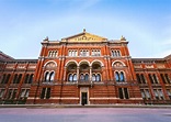 Best things to see at the Victoria and Albert Museum in one day