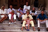 Los príncipes de Gales en una de sus visitas a la Familia Real...