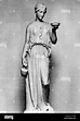 Hebe (lateinisch: Iuventas), griechische Göttin der Jugend, Skulptur ...