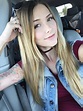 Beautiful Car Selfies (32 pics)