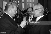 Der DDR-Staatsratsvorsitzende und SED-Generalsekretär Erich Honecker ...