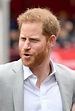 Prince Harry makes surprise appearance at the London Marathon ahead of ...