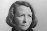 Biography of Edna St. Vincent Millay, American Poet