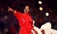 Retour sur le show enflammé de Rihanna au Super Bowl - RapCity