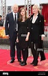 Mark Knopfler con su esposa y su hija gatos africanos UK Film premiere ...