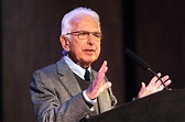 What Warren Bennis Taught Us About Leadership - Connect the Dots
