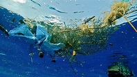 ¿Cómo es realmente la "isla" de plástico que hay en el Océano Pacífico ...